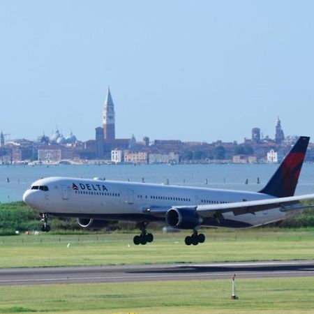 "Fly To Venice" Airport Tessera Exteriér fotografie