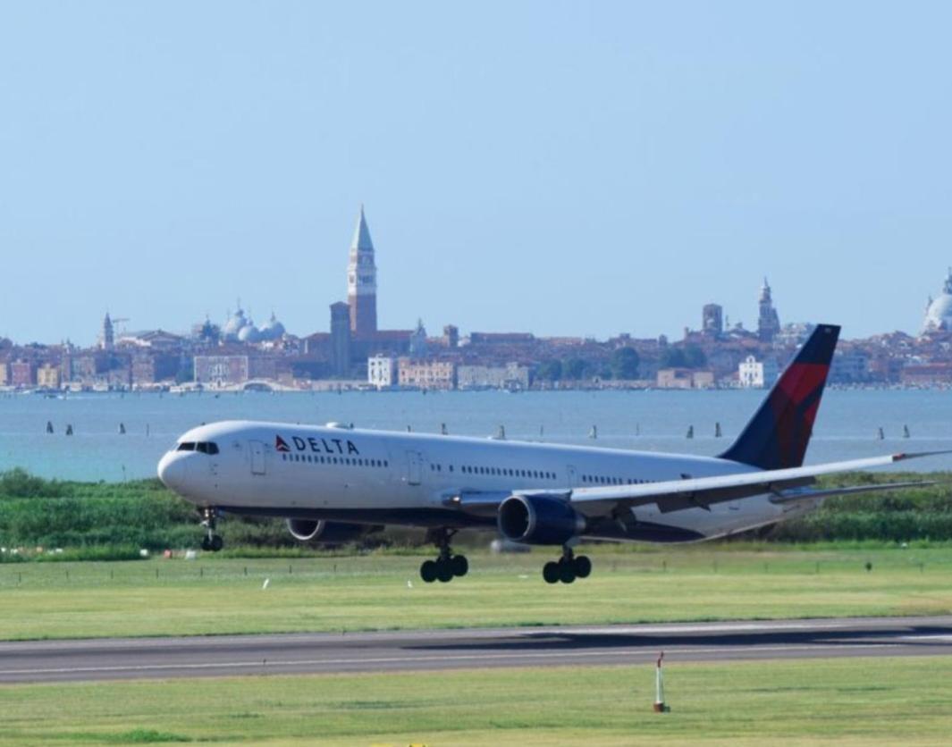 "Fly To Venice" Airport Tessera Exteriér fotografie